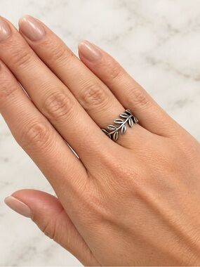Pandora Silver Leaf Wrap Ring - Silver